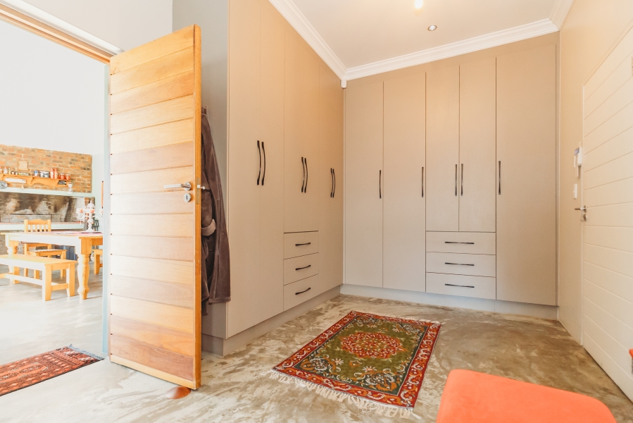 5 Bedroom Property for Sale in Heather Park Western Cape